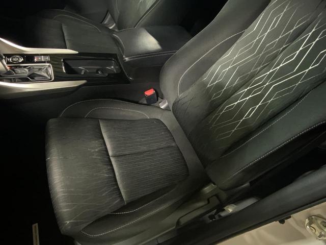 エクリプスクロス ブラックエディション　４ＷＤ／ｅ－アシスト（衝突軽減／車線逸脱警報／ＡＴハイビーム／誤発進抑制／後側方車両検知警報）／レーダークルコン／ＬＥＤヘッド／Ｆフォグ／シートヒーター／ＭＭＣＳナビ／マルチアラウンドモニター／ＥＴＣ（32枚目）