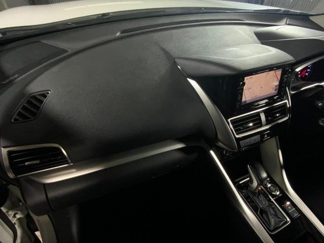 エクリプスクロス ブラックエディション　４ＷＤ／ｅ－アシスト（衝突軽減／車線逸脱警報／ＡＴハイビーム／誤発進抑制／後側方車両検知警報）／レーダークルコン／ＬＥＤヘッド／Ｆフォグ／シートヒーター／ＭＭＣＳナビ／マルチアラウンドモニター／ＥＴＣ（39枚目）