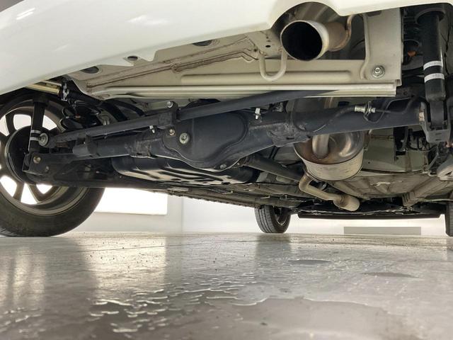 イグニス Ｆリミテッド　４ＷＤ／セーフティＰＫＧ（ＤＳＢＳ／誤発進抑制機能／車線逸脱警報／先行車発進お知らせ機能／サイド・カーテンエアバック）／クルコン／ＬＥＤヘッドランプ・Ｆフォグ／ルーフレール／半革シート／純正オーディオ（13枚目）