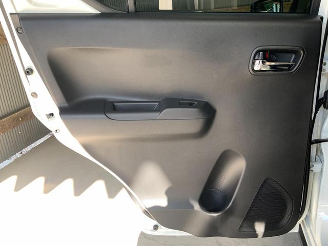 イグニス Ｆリミテッド　４ＷＤ／セーフティＰＫＧ（ＤＳＢＳ／誤発進抑制機能／車線逸脱警報／先行車発進お知らせ機能／サイド・カーテンエアバック）／クルコン／ＬＥＤヘッドランプ・Ｆフォグ／ルーフレール／半革シート／純正オーディオ（30枚目）