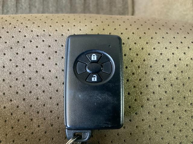 ヴァンガード ２４０Ｓ　Ｇパッケージ　４ＷＤ　ワンオーナー　ドライブレコーダー　ＥＴＣ　バックカメラ　クリアランスソナー　オートクルーズコントロール　パワーシート　サンルーフ　ナビ　ＴＶ　オートライト　ＨＩＤ　アルミホイール　スマートキー（22枚目）