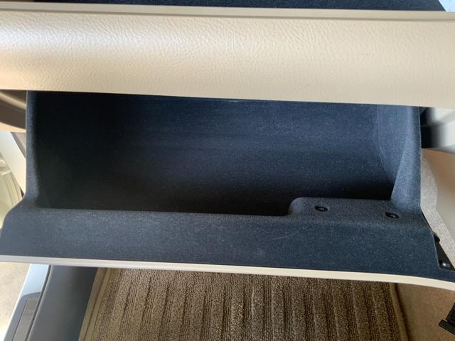 ヴァンガード ２４０Ｓ　Ｇパッケージ　４ＷＤ　ワンオーナー　ドライブレコーダー　ＥＴＣ　バックカメラ　クリアランスソナー　オートクルーズコントロール　パワーシート　サンルーフ　ナビ　ＴＶ　オートライト　ＨＩＤ　アルミホイール　スマートキー（57枚目）