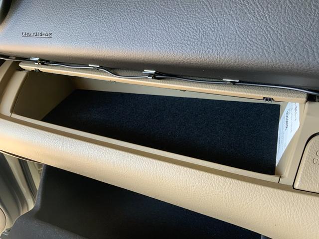 ヴァンガード ２４０Ｓ　Ｇパッケージ　４ＷＤ　ワンオーナー　ドライブレコーダー　ＥＴＣ　バックカメラ　クリアランスソナー　オートクルーズコントロール　パワーシート　サンルーフ　ナビ　ＴＶ　オートライト　ＨＩＤ　アルミホイール　スマートキー（60枚目）