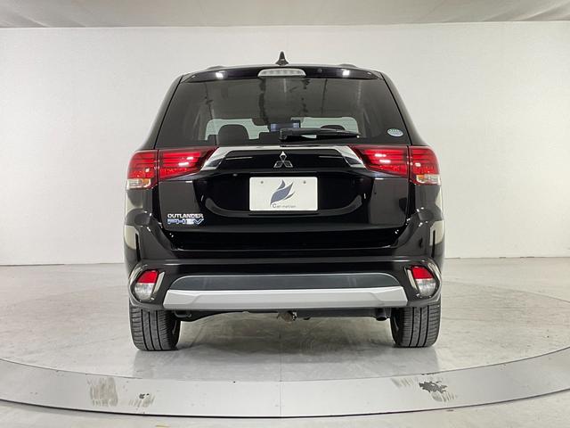 アウトランダーＰＨＥＶ Ｇナビパッケージ　４ＷＤ　ＥＴＣ　全周囲カメラ　オートクルーズコントロール　レーンアシスト　パワーシート　衝突被害軽減システム　ＴＶ　オートマチックハイビーム　オートライト　ＬＥＤヘッドランプ　電動リアゲート（6枚目）