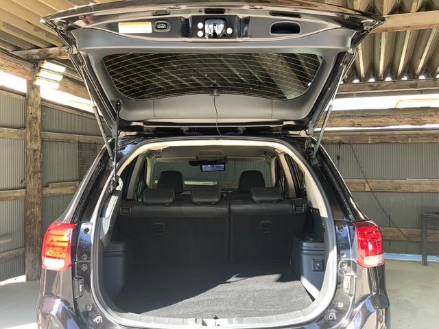 アウトランダーＰＨＥＶ Ｇナビパッケージ　４ＷＤ　ＥＴＣ　全周囲カメラ　オートクルーズコントロール　レーンアシスト　パワーシート　衝突被害軽減システム　ＴＶ　オートマチックハイビーム　オートライト　ＬＥＤヘッドランプ　電動リアゲート（23枚目）