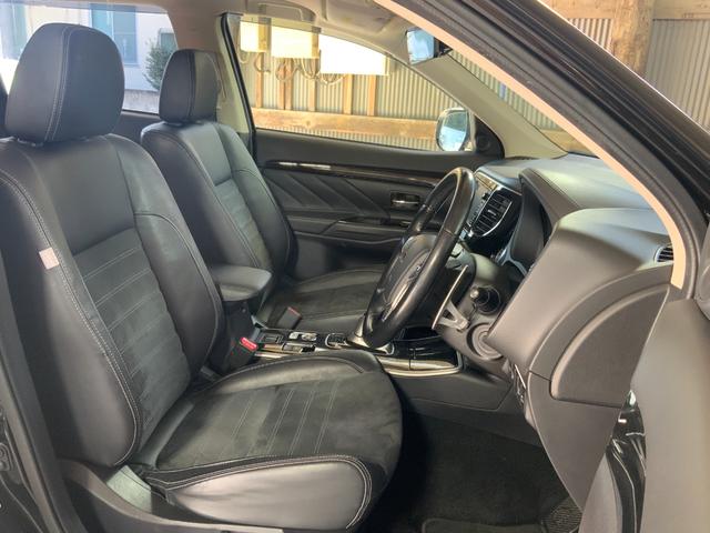 アウトランダーＰＨＥＶ Ｇナビパッケージ　４ＷＤ　ＥＴＣ　全周囲カメラ　オートクルーズコントロール　レーンアシスト　パワーシート　衝突被害軽減システム　ＴＶ　オートマチックハイビーム　オートライト　ＬＥＤヘッドランプ　電動リアゲート（33枚目）