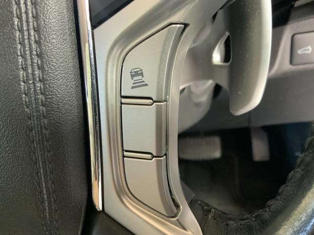 アウトランダーＰＨＥＶ Ｇナビパッケージ　４ＷＤ　ＥＴＣ　全周囲カメラ　オートクルーズコントロール　レーンアシスト　パワーシート　衝突被害軽減システム　ＴＶ　オートマチックハイビーム　オートライト　ＬＥＤヘッドランプ　電動リアゲート（38枚目）