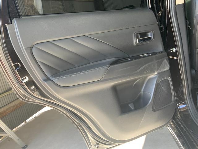 アウトランダーＰＨＥＶ Ｇナビパッケージ　４ＷＤ　ＥＴＣ　全周囲カメラ　オートクルーズコントロール　レーンアシスト　パワーシート　衝突被害軽減システム　ＴＶ　オートマチックハイビーム　オートライト　ＬＥＤヘッドランプ　電動リアゲート（52枚目）