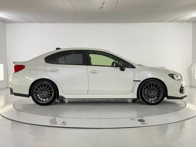 中古車でもスタンダードになりつつある【ボディーコーティング】当店自慢の専門スタッフによる異物除去・磨きと下地作りから施工する親水ガラスコーティングプランもご用意してます◎