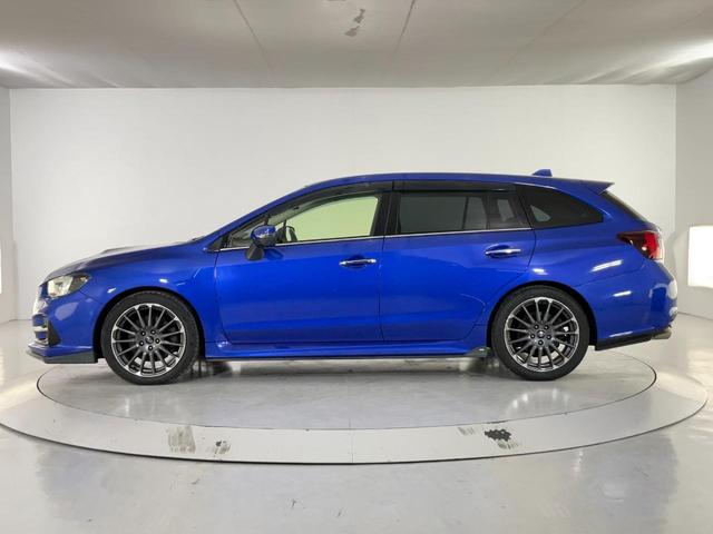 中古車でもスタンダードになりつつある【ボディーコーティング】当店自慢の専門スタッフによる異物除去・磨きと下地作りから施工する親水ガラスコーティングプランもご用意してます◎