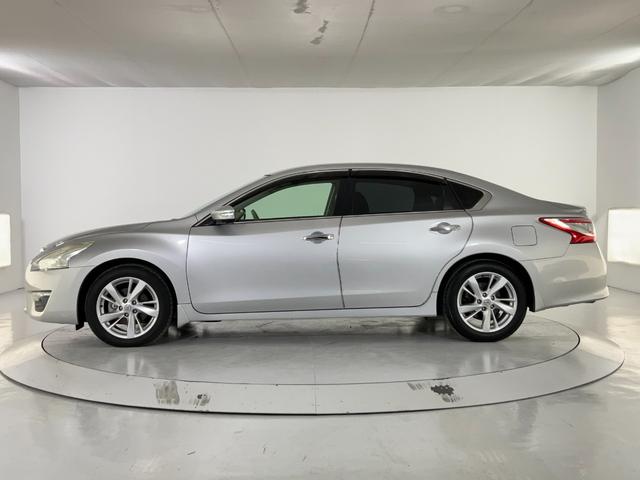 ティアナ XV ナビAVMパッケージ ETC クリアランスソナー オートクルーズコントロール 衝突被害軽減システム 全周囲カメラ ナビ アルミホイール オートライト HID CVT シートエアコン スマートキー 電動格納ミラー(4枚目)