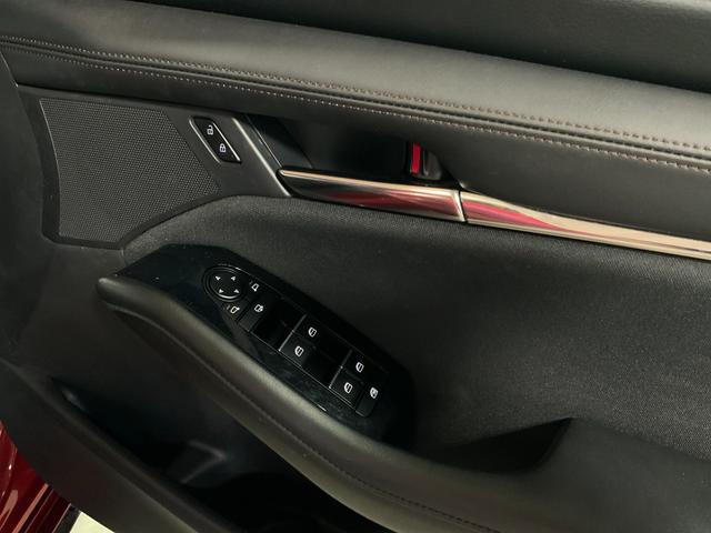 MAZDA3ファストバック 20Sプロアクティブ ツーリングセレクション 全周囲カメラ TV クリアランスソナー オートクルーズコントロール 衝突被害軽減システム アルミホイール オートマチックハイビーム オートライト LEDヘッドランプ パワーシート スマートキー(20枚目)