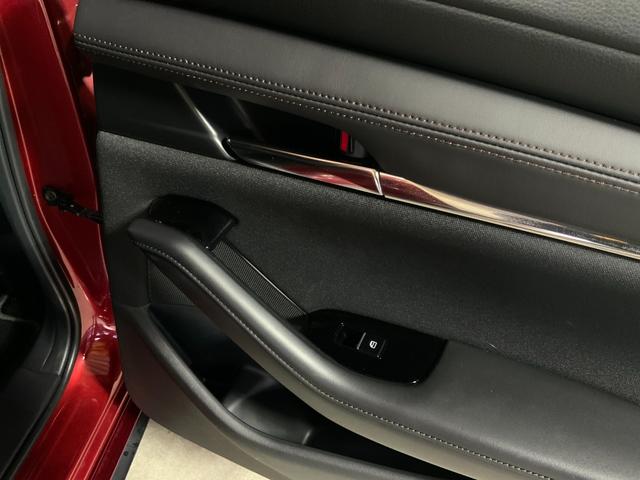 MAZDA3ファストバック 20Sプロアクティブ ツーリングセレクション 全周囲カメラ TV クリアランスソナー オートクルーズコントロール 衝突被害軽減システム アルミホイール オートマチックハイビーム オートライト LEDヘッドランプ パワーシート スマートキー(48枚目)