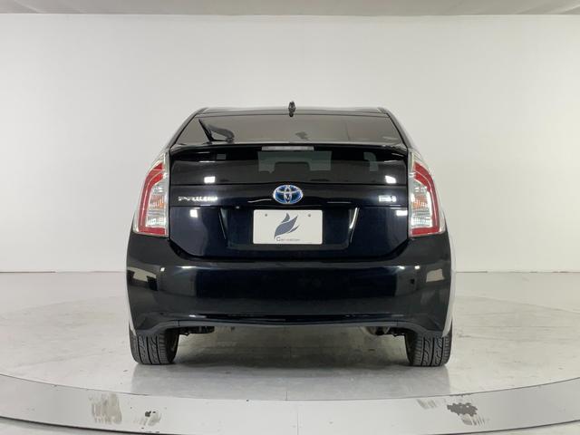 プリウス Ｇツーリングセレクションレザーパッケージ　黒革／衝突軽減／追従クルコン／パーキングアシスト／ＬＥＤヘッドランプ／ヘッドランプウォッシャー／運転席パワーシート／前席シートヒーター／純正ＨＤＤナビ（ＣＤ・ＤＶＤ・地デジ・ＢＴ）／ＥＴＣ／Ｂカメラ（5枚目）