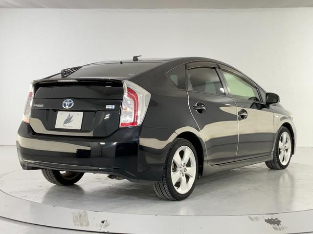 プリウス Ｇツーリングセレクションレザーパッケージ　黒革／衝突軽減／追従クルコン／パーキングアシスト／ＬＥＤヘッドランプ／ヘッドランプウォッシャー／運転席パワーシート／前席シートヒーター／純正ＨＤＤナビ（ＣＤ・ＤＶＤ・地デジ・ＢＴ）／ＥＴＣ／Ｂカメラ（7枚目）