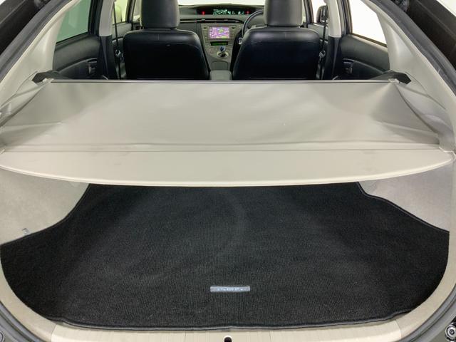 プリウス Ｇツーリングセレクションレザーパッケージ　黒革／衝突軽減／追従クルコン／パーキングアシスト／ＬＥＤヘッドランプ／ヘッドランプウォッシャー／運転席パワーシート／前席シートヒーター／純正ＨＤＤナビ（ＣＤ・ＤＶＤ・地デジ・ＢＴ）／ＥＴＣ／Ｂカメラ（24枚目）