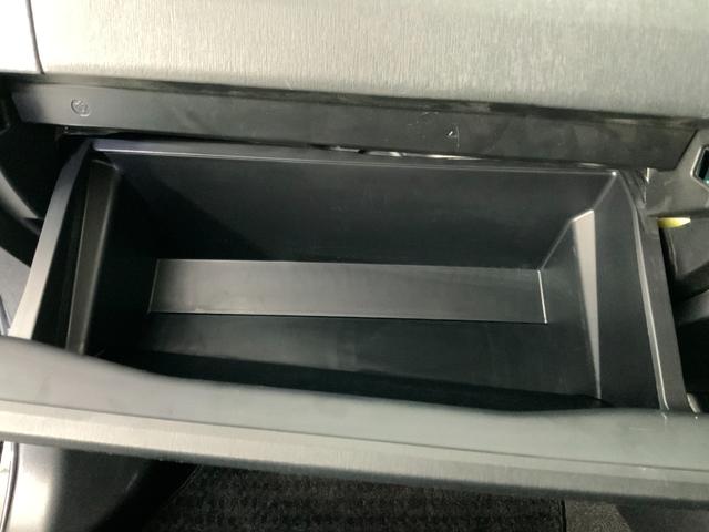 プリウス Ｇツーリングセレクションレザーパッケージ　黒革／衝突軽減／追従クルコン／パーキングアシスト／ＬＥＤヘッドランプ／ヘッドランプウォッシャー／運転席パワーシート／前席シートヒーター／純正ＨＤＤナビ（ＣＤ・ＤＶＤ・地デジ・ＢＴ）／ＥＴＣ／Ｂカメラ（54枚目）