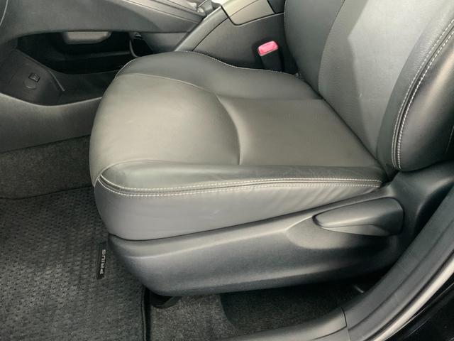 プリウス Ｇツーリングセレクションレザーパッケージ　黒革／衝突軽減／追従クルコン／パーキングアシスト／ＬＥＤヘッドランプ／ヘッドランプウォッシャー／運転席パワーシート／前席シートヒーター／純正ＨＤＤナビ（ＣＤ・ＤＶＤ・地デジ・ＢＴ）／ＥＴＣ／Ｂカメラ（58枚目）