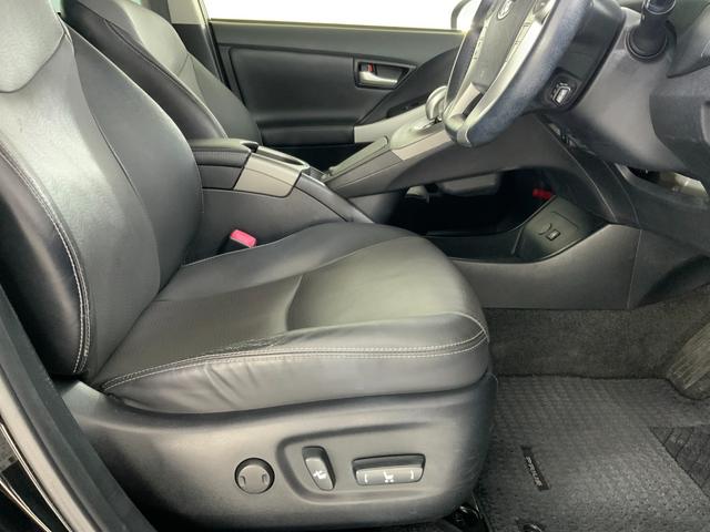 プリウス Ｇツーリングセレクションレザーパッケージ　黒革／衝突軽減／追従クルコン／パーキングアシスト／ＬＥＤヘッドランプ／ヘッドランプウォッシャー／運転席パワーシート／前席シートヒーター／純正ＨＤＤナビ（ＣＤ・ＤＶＤ・地デジ・ＢＴ）／ＥＴＣ／Ｂカメラ（59枚目）