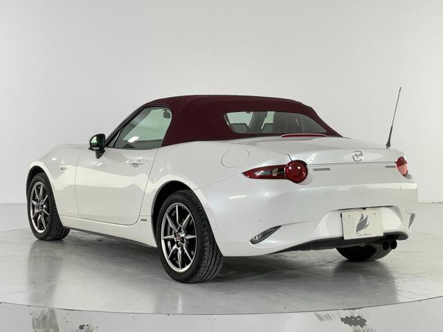 ロードスター １．５　Ｓ　１００周年記念車　ｉ－ｓｔｏｐ／ｉ－ＥＬＯＯＰ／セーフティＰＫＧ（クルコン／アダプティブＬＥＤヘッド）／ＢＳＭ／車線逸脱警報／前後衝突軽減ブレーキ／ＡＴ誤発進抑制／専用レッドナッパ革シート／マツコネ／ＥＴＣ／ドラレコ（5枚目）