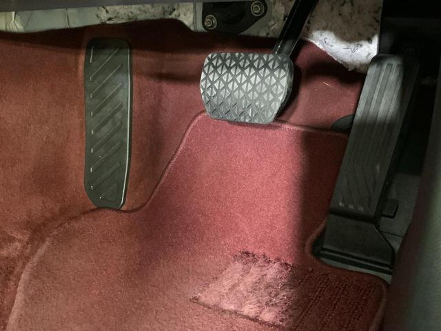 ロードスター １．５　Ｓ　１００周年記念車　ｉ－ｓｔｏｐ／ｉ－ＥＬＯＯＰ／セーフティＰＫＧ（クルコン／アダプティブＬＥＤヘッド）／ＢＳＭ／車線逸脱警報／前後衝突軽減ブレーキ／ＡＴ誤発進抑制／専用レッドナッパ革シート／マツコネ／ＥＴＣ／ドラレコ（27枚目）