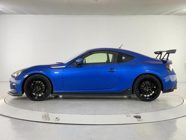 ＢＲＺ ｔＳ　ＧＴパッケージ　２５０台限定車／６ＭＴ／ＳＴＩ製カーボン大型リアスポイラー／ＳＴＩ製１８インチ１５本スポークブラック塗装ＡＷ／ＲＥＣＡＲＯ製バケットシート／Ｂｒｅｍｂｏ製キャリパー／ＥＴＣ２．０／※ＳＴＩフルエアロ（4枚目）