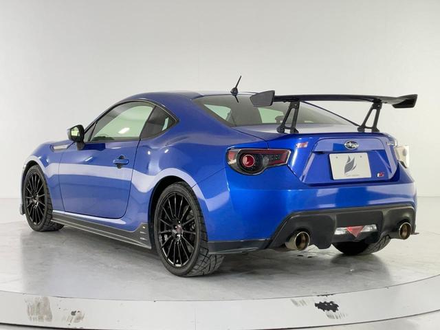 ＢＲＺ ｔＳ　ＧＴパッケージ　２５０台限定車／６ＭＴ／ＳＴＩ製カーボン大型リアスポイラー／ＳＴＩ製１８インチ１５本スポークブラック塗装ＡＷ／ＲＥＣＡＲＯ製バケットシート／Ｂｒｅｍｂｏ製キャリパー／ＥＴＣ２．０／※ＳＴＩフルエアロ（5枚目）