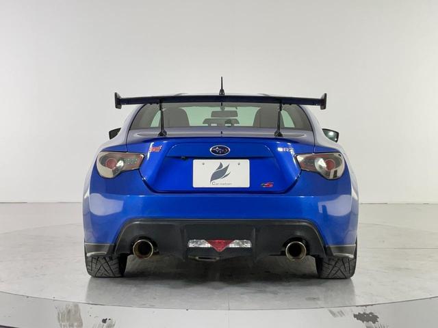 ＢＲＺ ｔＳ　ＧＴパッケージ　２５０台限定車／６ＭＴ／ＳＴＩ製カーボン大型リアスポイラー／ＳＴＩ製１８インチ１５本スポークブラック塗装ＡＷ／ＲＥＣＡＲＯ製バケットシート／Ｂｒｅｍｂｏ製キャリパー／ＥＴＣ２．０／※ＳＴＩフルエアロ（6枚目）