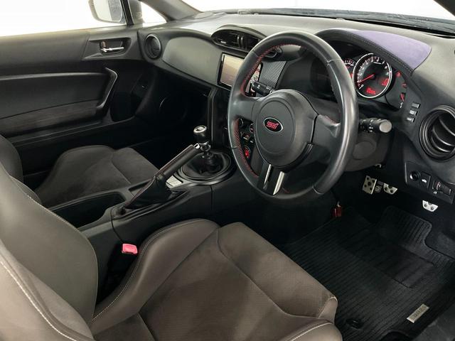 ＢＲＺ ｔＳ　ＧＴパッケージ　２５０台限定車／６ＭＴ／ＳＴＩ製カーボン大型リアスポイラー／ＳＴＩ製１８インチ１５本スポークブラック塗装ＡＷ／ＲＥＣＡＲＯ製バケットシート／Ｂｒｅｍｂｏ製キャリパー／ＥＴＣ２．０／※ＳＴＩフルエアロ（11枚目）