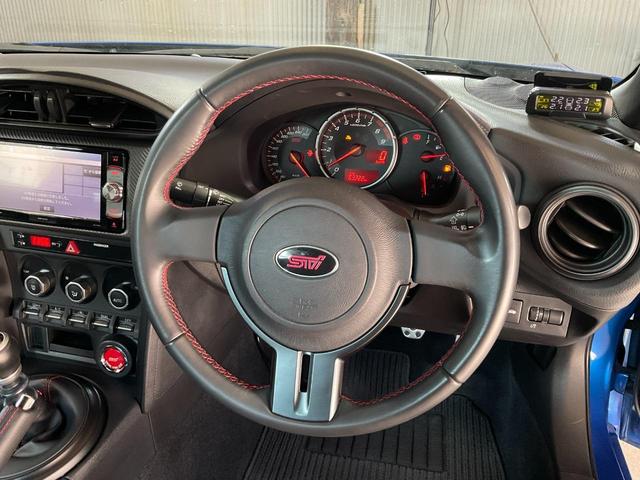 ＢＲＺ ｔＳ　ＧＴパッケージ　２５０台限定車／６ＭＴ／ＳＴＩ製カーボン大型リアスポイラー／ＳＴＩ製１８インチ１５本スポークブラック塗装ＡＷ／ＲＥＣＡＲＯ製バケットシート／Ｂｒｅｍｂｏ製キャリパー／ＥＴＣ２．０／※ＳＴＩフルエアロ（14枚目）