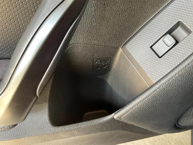 ＢＲＺ ｔＳ　ＧＴパッケージ　２５０台限定車／６ＭＴ／ＳＴＩ製カーボン大型リアスポイラー／ＳＴＩ製１８インチ１５本スポークブラック塗装ＡＷ／ＲＥＣＡＲＯ製バケットシート／Ｂｒｅｍｂｏ製キャリパー／ＥＴＣ２．０／※ＳＴＩフルエアロ（30枚目）