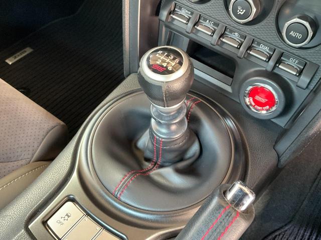 ＢＲＺ ｔＳ　ＧＴパッケージ　２５０台限定車／６ＭＴ／ＳＴＩ製カーボン大型リアスポイラー／ＳＴＩ製１８インチ１５本スポークブラック塗装ＡＷ／ＲＥＣＡＲＯ製バケットシート／Ｂｒｅｍｂｏ製キャリパー／ＥＴＣ２．０／※ＳＴＩフルエアロ（47枚目）