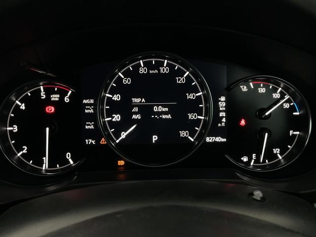 当店ではほぼ全てのお車を全国各地のオートオークションから仕入れております。その際、メーター改ざん等の検査も行われ、問題の無い車両のみ入庫していますのでご安心下さい☆