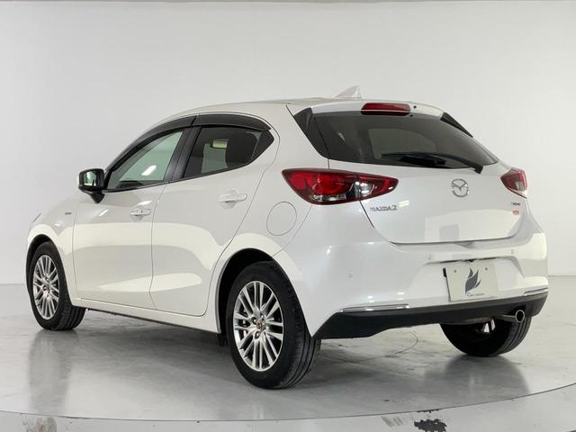 ＭＡＺＤＡ２ １５Ｓ　１００周年特別記念車　ワンオーナー／３６０度ビュー／Ｐセンサー／ＢＳＭ／車線逸脱警報／前後衝突軽減ブレーキ／ＡＴ誤発進抑制制御／レーダークルコン／ＬＫＡ／ＬＥＤヘッド／赤革シート／シートヒーター／マツコネナビ／ＥＴＣ（5枚目）