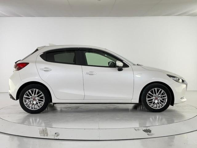 ＭＡＺＤＡ２ １５Ｓ　１００周年特別記念車　ワンオーナー／３６０度ビュー／Ｐセンサー／ＢＳＭ／車線逸脱警報／前後衝突軽減ブレーキ／ＡＴ誤発進抑制制御／レーダークルコン／ＬＫＡ／ＬＥＤヘッド／赤革シート／シートヒーター／マツコネナビ／ＥＴＣ（8枚目）