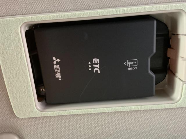 ＭＡＺＤＡ２ １５Ｓ　１００周年特別記念車　ワンオーナー／３６０度ビュー／Ｐセンサー／ＢＳＭ／車線逸脱警報／前後衝突軽減ブレーキ／ＡＴ誤発進抑制制御／レーダークルコン／ＬＫＡ／ＬＥＤヘッド／赤革シート／シートヒーター／マツコネナビ／ＥＴＣ（20枚目）