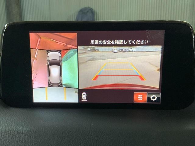全周囲や後方確認に便利で安全な全方位型モニターとバックカメラも装備しています。
