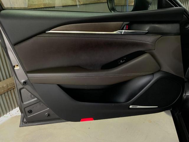 アテンザセダン ＸＤ　Ｌパッケージ　４ＷＤ／サンルーフ／３６０度ビュー／前後衝突軽減ブレーキ／ＡＴ誤発進抑制／全車速追従レーダークルコン／ＬＫＡ／車線逸脱警報／ＢＳＭ／ＬＫＡ／茶革シート／Ｐシート／ＢＯＳＥ／マツコネ／ＥＴＣ２．０（44枚目）