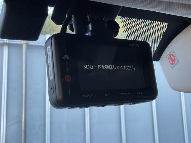 ドライブレコーダーもついています！もし事故を起こしてしまったら。そんな時に心強い味方になるのが、運転の記録を映像と音で記録するドライブレコーダーです。