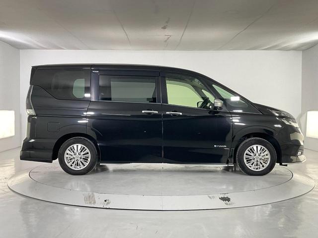 セレナ e-パワー オーテック 純正9型ナビ/純正ドラレコ/ETC/衝突軽減/車線逸脱警報/踏み間違い防止/クルコン/ハイビームアシスト/前後ソナー/両側ハンズフリーパワスラ/前席シートヒーター/アラウンドビュー/LEDヘッドランプ(8枚目)