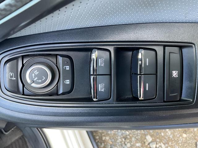 インプレッサスポーツ アドバンス　４ＷＤ／ＳＴＩフルエアロ・マフラー・１８ＡＷ／シートヒーター／アイサイトセイフティプラス（視界拡張）／アイサイトコアテクノロジー／アダプティブドライビングビーム／Ｐａｎａｓｏｎｉｃビルトインナビ（29枚目）