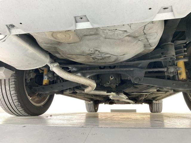 中古車だと気になる足廻り＆下廻り・・・ご覧の通り状態良好◎沿岸部や降雪地にお住まいのお客様もご安心ください♪
