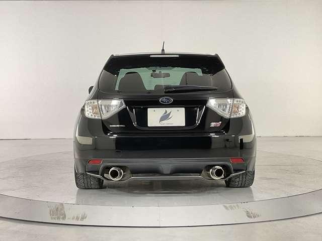 インプレッサ ＷＲＸ　ＳＴＩ　Ａライン　タイプＳ　４ＷＤ／自社ユーザー買取車／ＨＩＤヘッドライト／Ｆフォグ／ＢＢＳ製１８インチＡＷ／アルカンターラ・革コンビバケットシート／クルコン／ＤＯＰストラーダＨＤＤナビ／ＥＴＣ／ドラレコ※社外マフラー（ＨＫＳ）（6枚目）