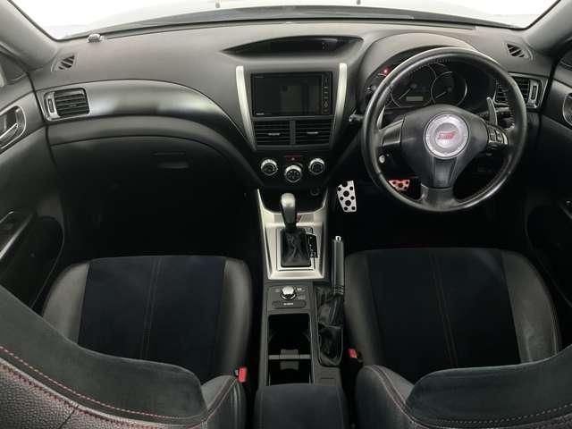 インプレッサ ＷＲＸ　ＳＴＩ　Ａライン　タイプＳ　４ＷＤ／自社ユーザー買取車／ＨＩＤヘッドライト／Ｆフォグ／ＢＢＳ製１８インチＡＷ／アルカンターラ・革コンビバケットシート／クルコン／ＤＯＰストラーダＨＤＤナビ／ＥＴＣ／ドラレコ※社外マフラー（ＨＫＳ）（11枚目）