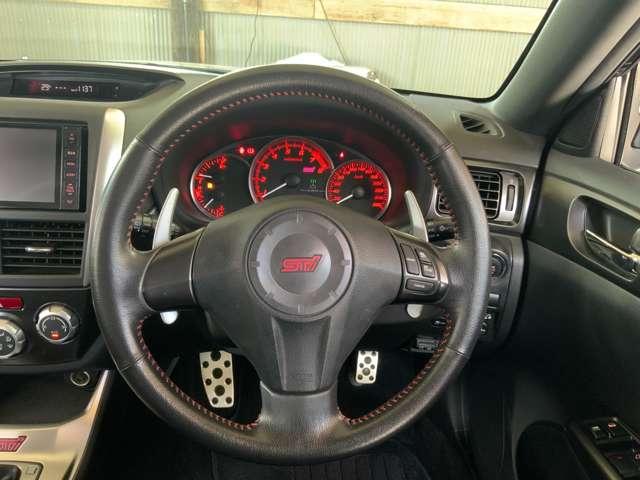 インプレッサ ＷＲＸ　ＳＴＩ　Ａライン　タイプＳ　４ＷＤ／自社ユーザー買取車／ＨＩＤヘッドライト／Ｆフォグ／ＢＢＳ製１８インチＡＷ／アルカンターラ・革コンビバケットシート／クルコン／ＤＯＰストラーダＨＤＤナビ／ＥＴＣ／ドラレコ※社外マフラー（ＨＫＳ）（14枚目）