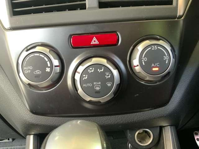 インプレッサ ＷＲＸ　ＳＴＩ　Ａライン　タイプＳ　４ＷＤ／自社ユーザー買取車／ＨＩＤヘッドライト／Ｆフォグ／ＢＢＳ製１８インチＡＷ／アルカンターラ・革コンビバケットシート／クルコン／ＤＯＰストラーダＨＤＤナビ／ＥＴＣ／ドラレコ※社外マフラー（ＨＫＳ）（17枚目）