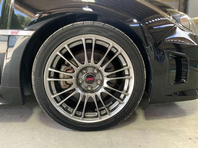 インプレッサ ＷＲＸ　ＳＴＩ　Ａライン　タイプＳ　４ＷＤ／自社ユーザー買取車／ＨＩＤヘッドライト／Ｆフォグ／ＢＢＳ製１８インチＡＷ／アルカンターラ・革コンビバケットシート／クルコン／ＤＯＰストラーダＨＤＤナビ／ＥＴＣ／ドラレコ※社外マフラー（ＨＫＳ）（20枚目）