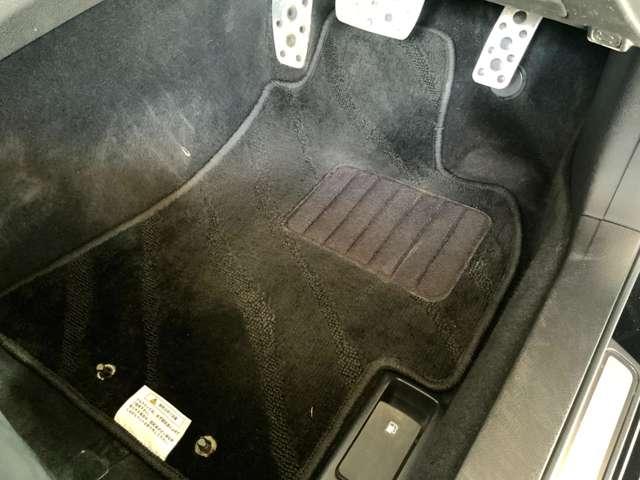 インプレッサ ＷＲＸ　ＳＴＩ　Ａライン　タイプＳ　４ＷＤ／自社ユーザー買取車／ＨＩＤヘッドライト／Ｆフォグ／ＢＢＳ製１８インチＡＷ／アルカンターラ・革コンビバケットシート／クルコン／ＤＯＰストラーダＨＤＤナビ／ＥＴＣ／ドラレコ※社外マフラー（ＨＫＳ）（26枚目）