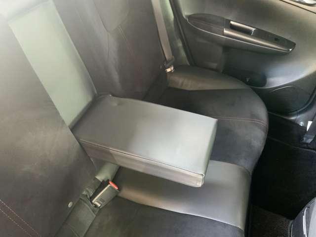 インプレッサ ＷＲＸ　ＳＴＩ　Ａライン　タイプＳ　４ＷＤ／自社ユーザー買取車／ＨＩＤヘッドライト／Ｆフォグ／ＢＢＳ製１８インチＡＷ／アルカンターラ・革コンビバケットシート／クルコン／ＤＯＰストラーダＨＤＤナビ／ＥＴＣ／ドラレコ※社外マフラー（ＨＫＳ）（30枚目）