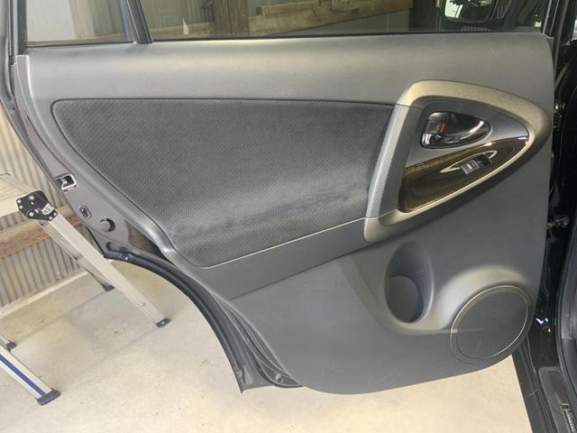 ヴァンガード ２４０Ｓ　Ｓパッケージ・アルカンターラ　リミテッド　バックカメラ　オートクルーズコントロール　ナビ　ＴＶ　オートライト　ＨＩＤ　アルミホイール　スマートキー　ＣＶＴ　盗難防止システム　衝突安全ボディ　ＣＤ　ＤＶＤ再生　Ｂｌｕｅｔｏｏｔｈ　ＡＢＳ（45枚目）